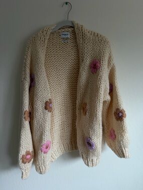 Chunky Knit Floral Sweater